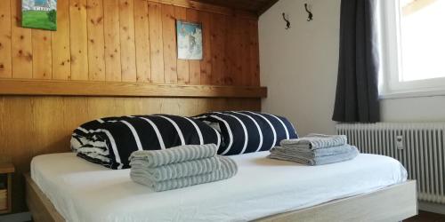 Ένα ή περισσότερα κρεβάτια σε δωμάτιο στο Haus Dienten Top 11