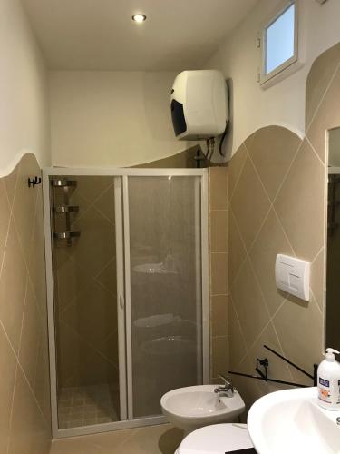 Bilik mandi di Il Rhybasteinon