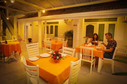 Restaurace v ubytování Kanada House Unawatuna
