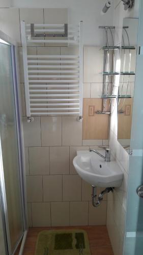 Gallery image of Lona - Apartman in Szőlősgyörök