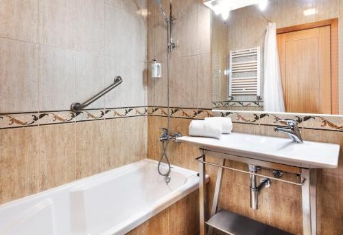 Koupelna v ubytování B&B HOTEL Braga Lamacaes