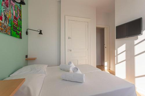 Televisyen dan/atau pusat hiburan di ALTAYA Apt with balcony and sea view in Biarritz