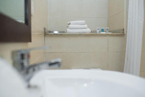 Ένα μπάνιο στο Ace Premier Hotel