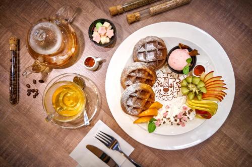 Makanan di atau berdekatan hotel