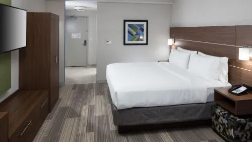 Holiday Inn Express & Suites Orlando At SeaWorld by IHG - With Free Shuttle Service to SeaWorld Parks photo 12