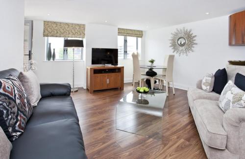 Merchants Place Apartment – Photos 2
