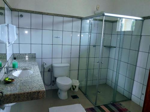Bilik mandi di Pousada Estalagem da Villa