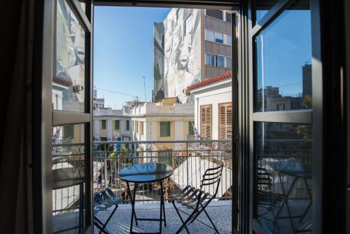 Gallery image of Ederlezi Zoubourlou Aparthotel in Athens