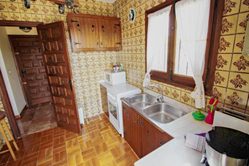 Kuchyň nebo kuchyňský kout v ubytování San Jaime 3B - beautiful holiday home in Benissa