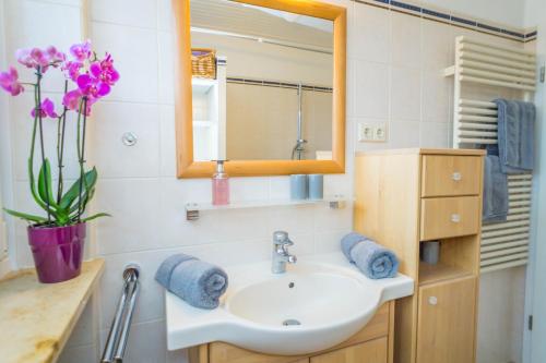 Perfekte Wohnung in perfekter Lage mit Balkon! tesisinde bir banyo