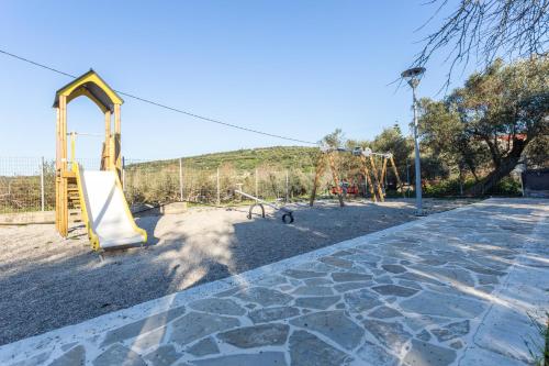 Детская игровая зона в Creta Galini House