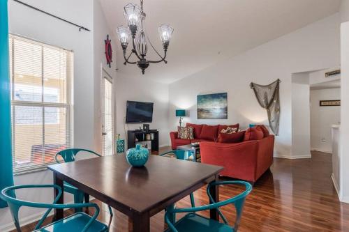 Galería fotográfica de Gorgeous condo, 2 bedrooms, 2 baths, with pool, minutes to Clearwater Beach en Clearwater