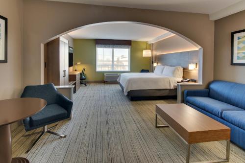 Gallery image of Holiday Inn Express Hotel & Suites Columbus-Fort Benning, an IHG Hotel in Columbus