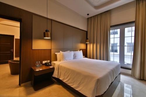 Gallery image of Accord Chrome in Chennai