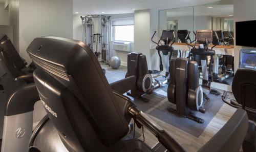
The fitness centre and/or fitness facilities at Hotel Indigo Atlanta Midtown, an IHG Hotel
