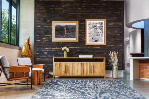 Zona de estar de Hotel Indigo Athens - University Area by IHG