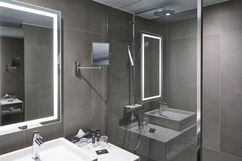Novotel Birmingham Airport Terminal Building - NEC Image
