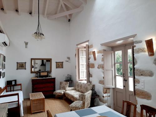 אזור ישיבה ב-En Patmo Holiday Home