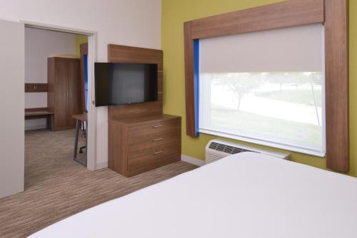 Gallery image of Holiday Inn Express & Suites - Omaha - 120th and Maple by IHG in Omaha