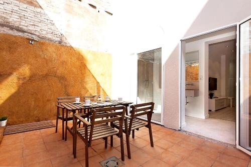 MIQUEL ANGEL - Apartments & one with private terrace