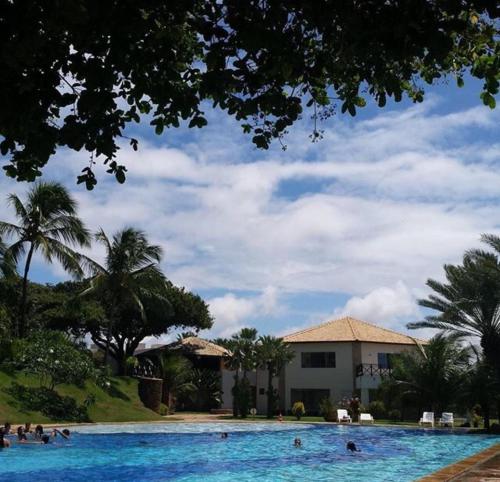 Baseinas apgyvendinimo įstaigoje Casa na praia em condomínio de luxo - Porto Brasil Resort arba netoliese