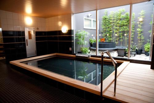 Bazén v ubytovaní Hakata Sunlight Hotel Hinoohgi alebo v jeho blízkosti