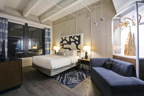 Letto o letti in una camera di Hotel Indigo Kansas City - The Crossroads by IHG