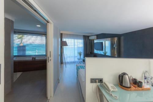 Μια τηλεόραση ή/και κέντρο ψυχαγωγίας στο Efe Hotel