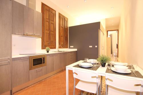 GIRONA - Modernist apartments next to Paseo de Gracia
