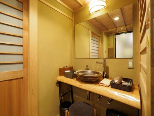 100 years old traditional Kyoto Machiya townhouse - K's Villa