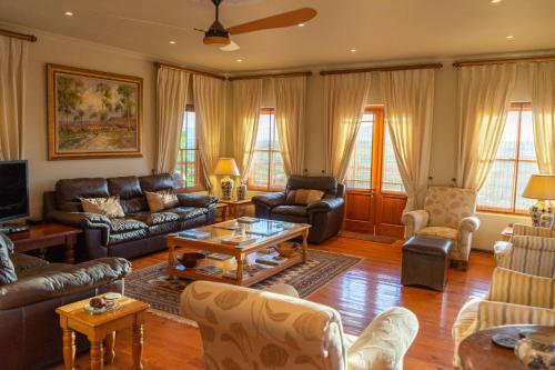 Ruang duduk di Calitzdorp Country House