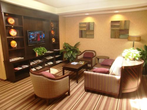 Armoni Inn & Suites – Photos 5
