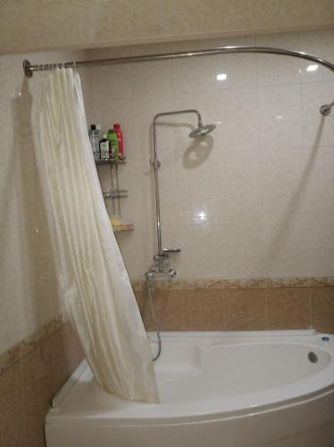 Ένα μπάνιο στο Rahmat guesthouse
