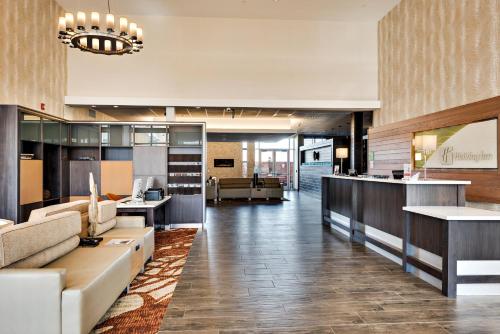Ruang duduk di Holiday Inn St. George Convention Center by IHG