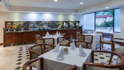 Restaurace v ubytování Holiday Inn Tuxtla Gutierrez by IHG