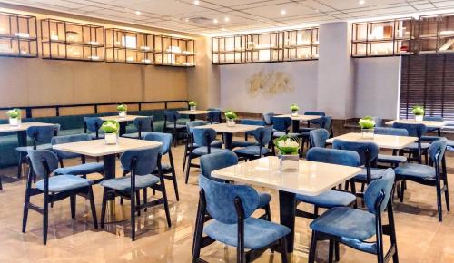 Gallery image of Metropolo Hotel-Guangzhou baiyunzhan jiangnan market Canton fair phase free shuttle bus in Guangzhou