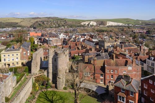 Bird's-eye view ng Tiny Cottage with Terrace & Parking, Central Lewes