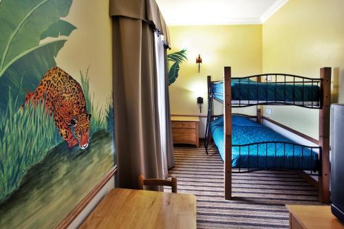 Imagen de la galería de Holiday Inn Express Hotel & Suites Byron, an IHG Hotel, en Byron