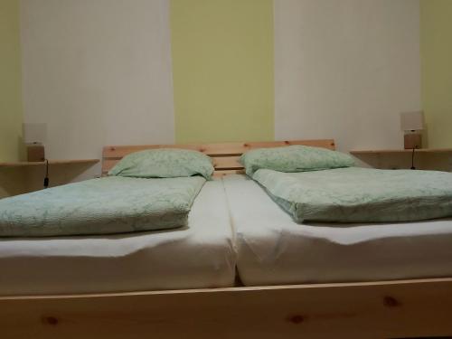 Cama o camas de una habitación en apartma MAKS - Kobarid