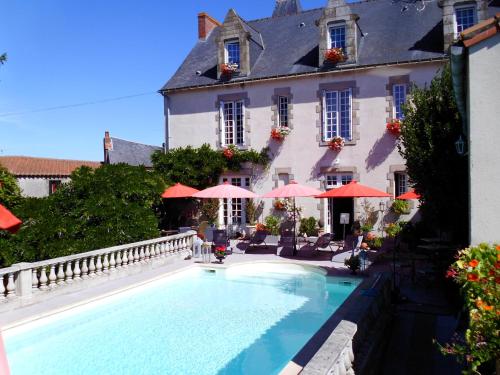 Πισίνα στο ή κοντά στο Le PETIT CHATEAU - Tiffauges proche Puy duFou