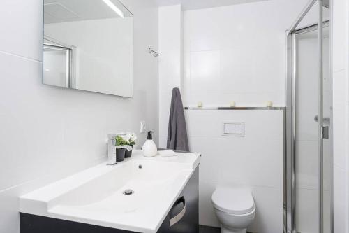 Koupelna v ubytování Cozy apartment with sea views,Can Picafort