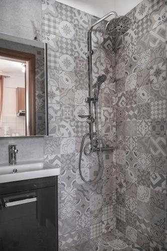 Egnatia Flat
