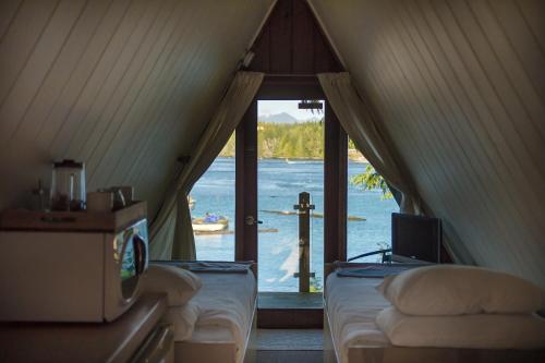 Vue sur la rivière ou le fleuve situé(e) à proximité de l'hôtel