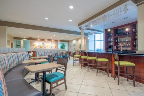 Posezení v ubytování Holiday Inn Manassas - Battlefield by IHG
