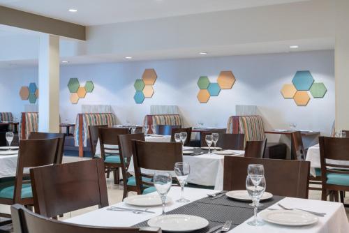 Restaurace v ubytování Holiday Inn Manassas - Battlefield by IHG