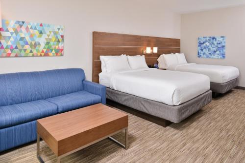 Tempat tidur dalam kamar di Holiday Inn Express - Early, an IHG Hotel