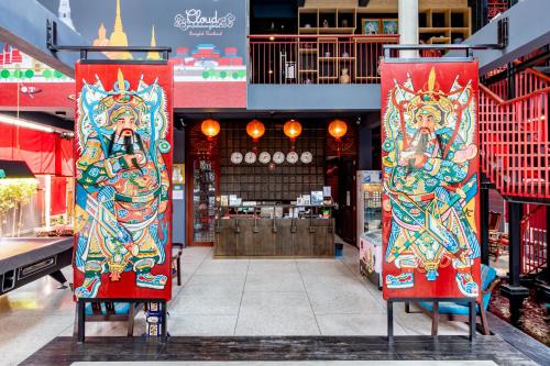 a pair at CLOUD on Saladaeng Silom Hostel Bangkok in Bangkok