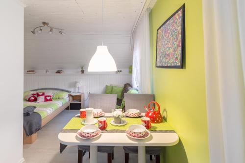 Menjar a l'apartament o a prop