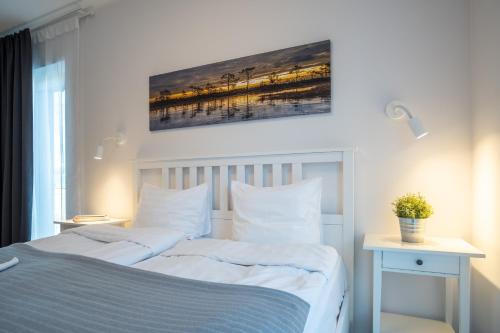Ліжко або ліжка в номері Dream Stay - Brand New Apartment with Balcony & Free Parking