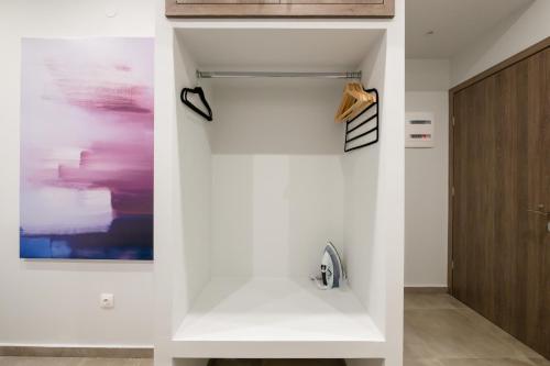 DK Mini Studio White Tower tesisinde bir banyo